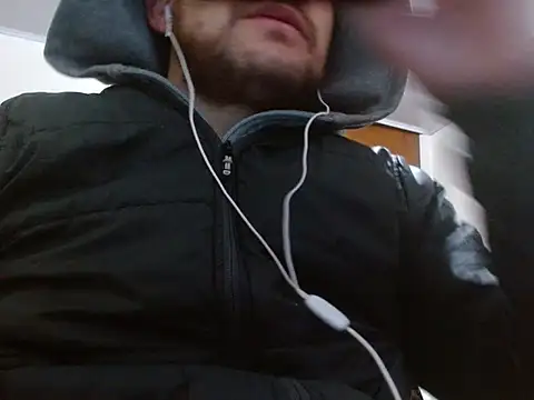 Snapshot of camiloking1720 chatting on September 28, 2025, 7:47 am camiloking1720 online show from September 28, 2025, 7:47 am