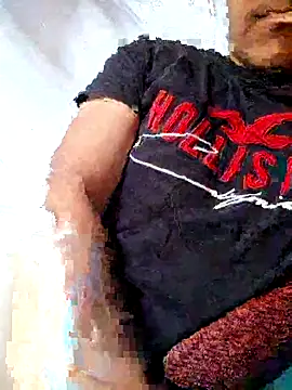 Snapshot of uziel2345 chatting on September 20, 2025, 9:05 pm uziel2345 online show from September 20, 2025, 9:05 pm