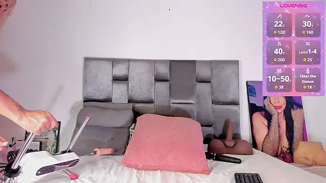 Lia johnsonn online show from November 12, 2025, 11:32 am