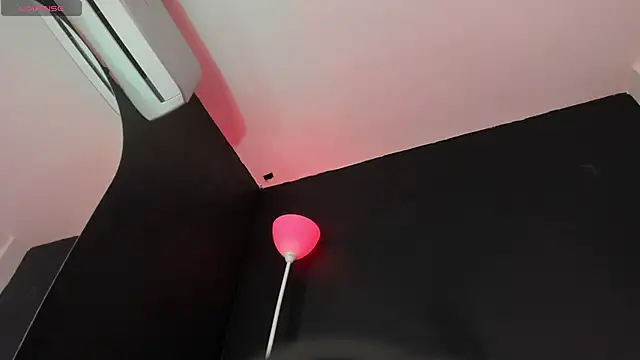 ALICEPOIXXXON online show from December 31, 2024, 1:08 pm