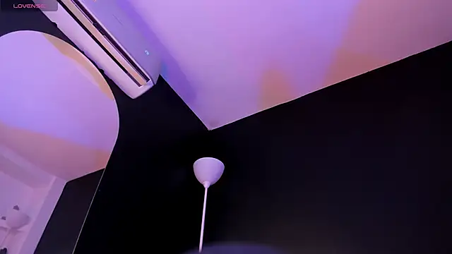 ALICEPOIXXXON online show from February 11, 2025, 4:35 pm