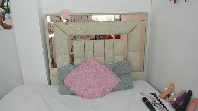 melody bonnet online show from February 9, 2025, 10:00 pm