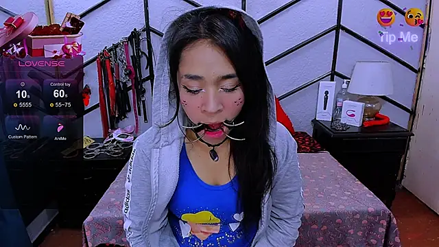 AlanaLuck online show from February 8, 2025, 12:17 pm