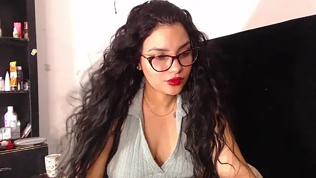 Snapshot of lolaa_staars chatting on December 13, 2024, 9:13 am lolaa staars online show from December 13, 2024, 9:13 am