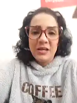 Snapshot of Elliee_ chatting on March 11, 2025, 3:23 pm Elliee online show from March 11, 2025, 3:23 pm