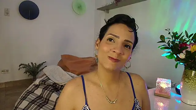 Snapshot of Elliee_ chatting on March 20, 2025, 11:34 pm Elliee online show from March 20, 2025, 11:34 pm