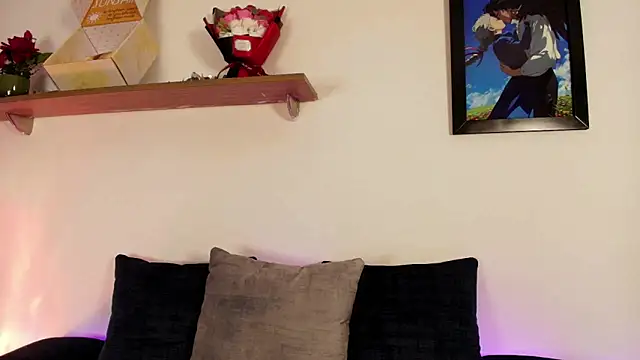 Snapshot of Elliee_ chatting on October 22, 2025, 12:27 pm Elliee online show from October 22, 2025, 12:27 pm