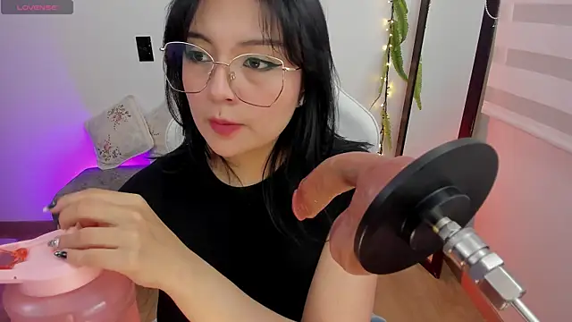 Snapshot of Hannya_moon chatting on April 24, 2026, 5:37 pm Hannya moon online show from April 24, 2026, 5:37 pm