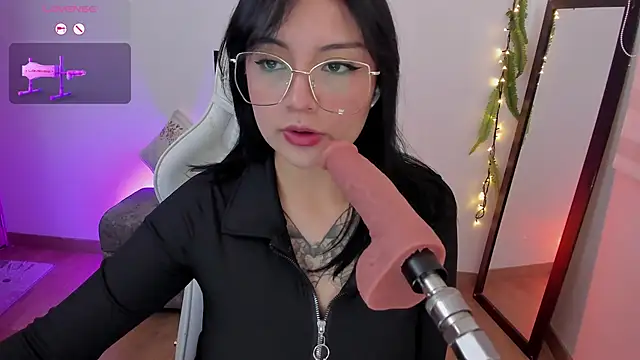 Snapshot of Hannya_moon chatting on April 27, 2026, 5:33 pm Hannya moon online show from April 27, 2026, 5:33 pm
