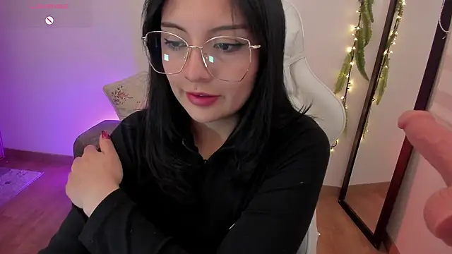 Snapshot of Hannya_moon chatting on May 5, 2026, 6:49 pm Hannya moon online show from May 5, 2026, 6:49 pm