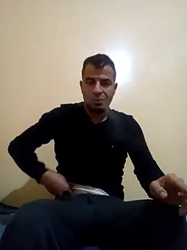 Snapshot of Bisex_activ19 chatting on January 8, 2025, 1:32 am Bisex activ19 online show from January 8, 2025, 1:32 am