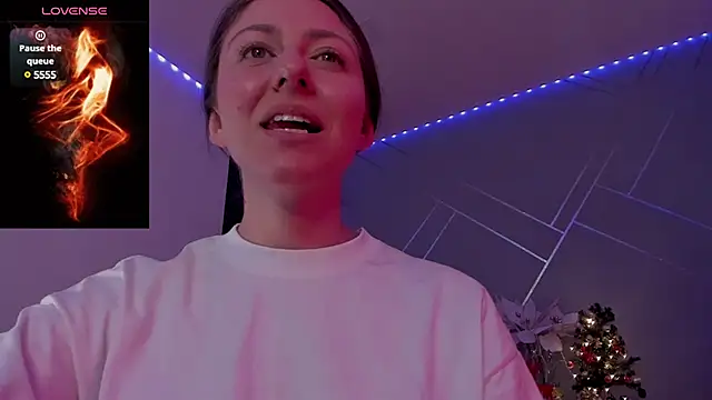 Ich Bin Julia online show from December 18, 2024, 5:10 pm