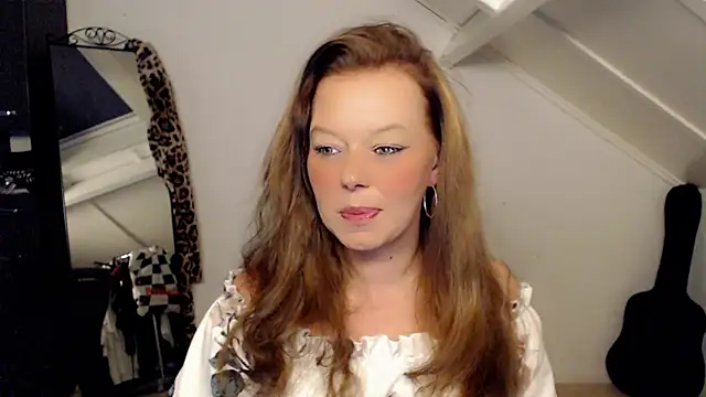 roxanna24 online show from March 14, 2026, 9:09 pm