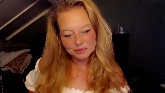 roxanna24 online show from July 21, 2026, 6:54 pm