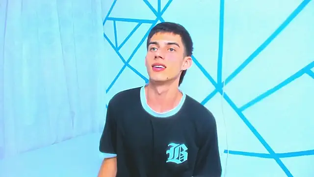 liam scott77 online show from November 3, 2025, 8:32 pm