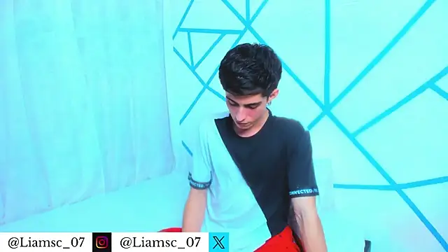 liam scott77 online show from March 26, 2026, 2:39 am