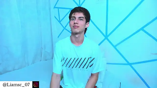 liam scott77 online show from April 7, 2026, 11:37 pm