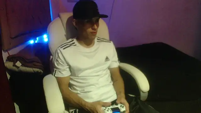 Snapshot of Iruma_fat_dick777 chatting on February 3, 2025, 10:11 pm Iruma fat dick777 online show from February 3, 2025, 10:11 pm