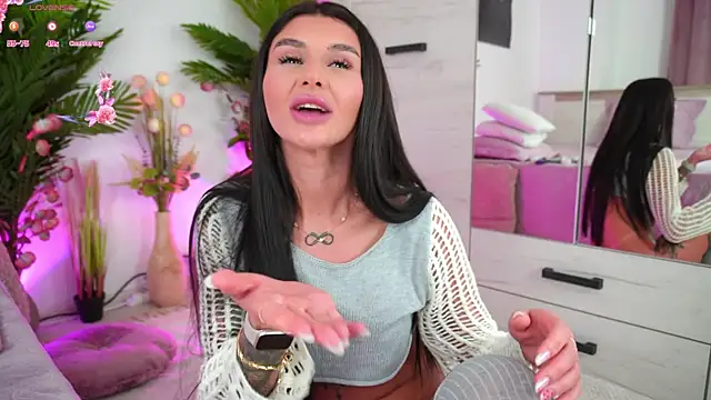 EmilyHudsson 1 online show from February 22, 2025, 9:15 pm