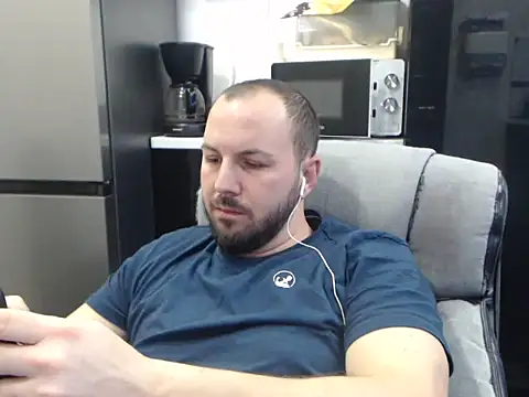 nickolastheboy online show from December 18, 2025, 12:27 am