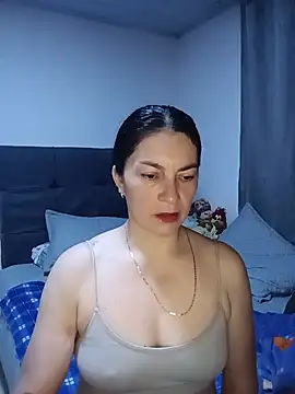 renata hot1 online show from June 23, 2026, 2:42 am