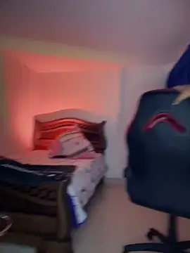 cristina1800 online show from March 19, 2025, 5:41 am