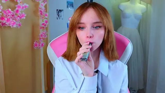 b4by LoL1 online show from April 23, 2026, 1:24 pm