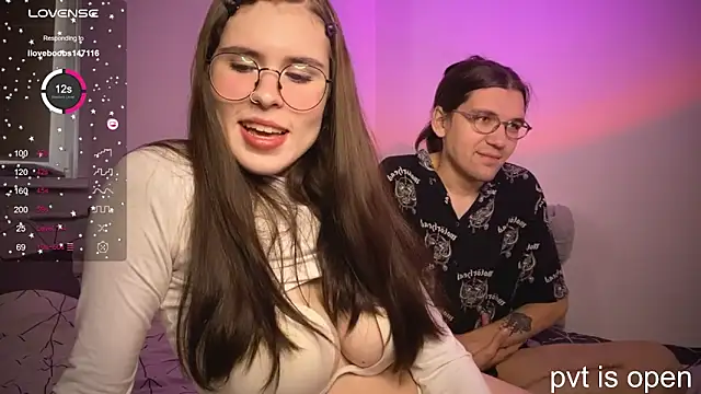 Snapshot of passiondesire_ chatting on October 3, 2025, 8:33 am passiondesire online show from October 3, 2025, 8:33 am