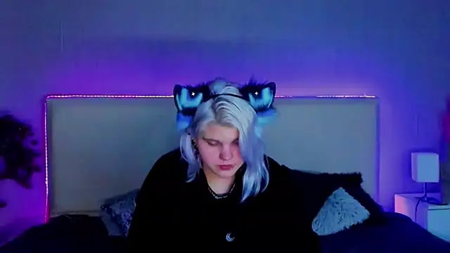 JoannLowe online show from February 11, 2025, 12:17 am