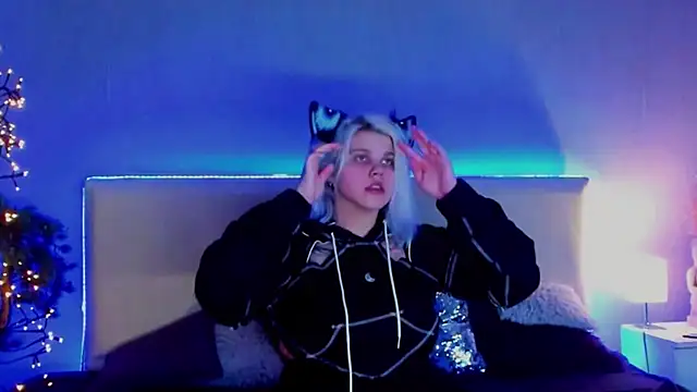 JoannLowe online show from March 5, 2025, 7:17 pm