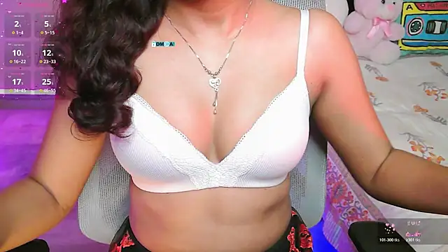 Snapshot of Hot_chocolate__ chatting on June 19, 2026, 6:23 pm Hot chocolate online show from June 19, 2026, 6:23 pm