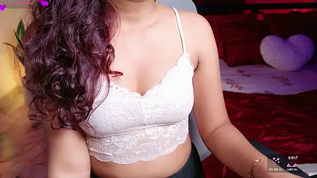 Snapshot of Hot_chocolate__ chatting on July 5, 2026, 6:59 pm Hot chocolate online show from July 5, 2026, 6:59 pm