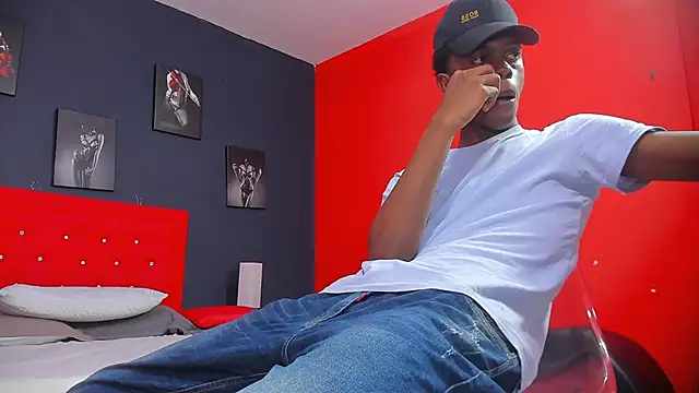 Snapshot of OraineBarrett chatting on December 12, 2024, 10:09 pm OraineBarrett online show from December 12, 2024, 10:09 pm