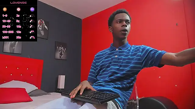 Snapshot of OraineBarrett chatting on December 13, 2024, 8:58 pm OraineBarrett online show from December 13, 2024, 8:58 pm