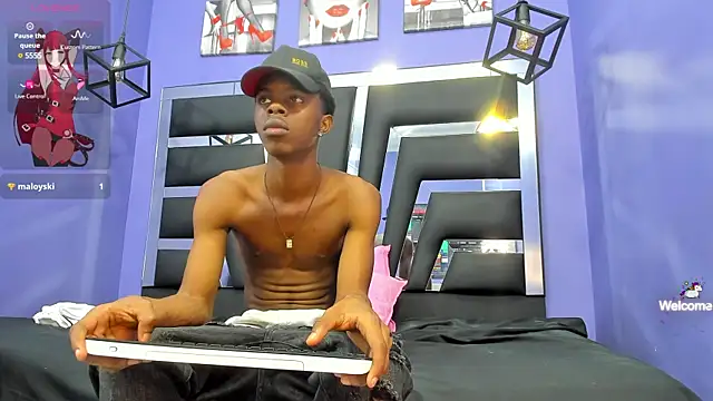 Snapshot of OraineBarrett chatting on December 18, 2024, 7:30 pm OraineBarrett online show from December 18, 2024, 7:30 pm