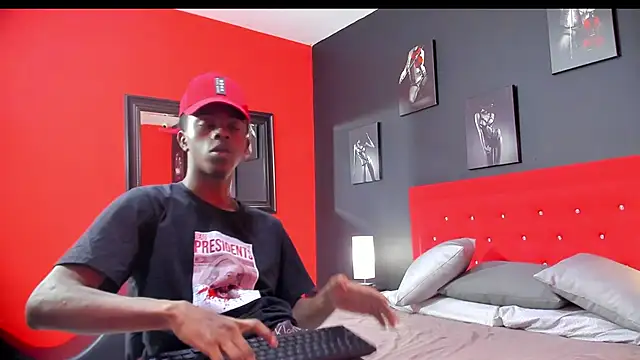 Snapshot of OraineBarrett chatting on February 20, 2025, 8:03 pm OraineBarrett online show from February 20, 2025, 8:03 pm