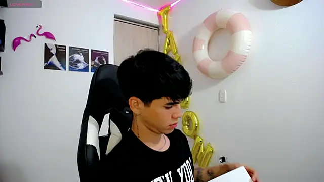 Snapshot of Tayson_Rivers chatting on September 12, 2025, 12:22 am Tayson Rivers online show from September 12, 2025, 12:22 am