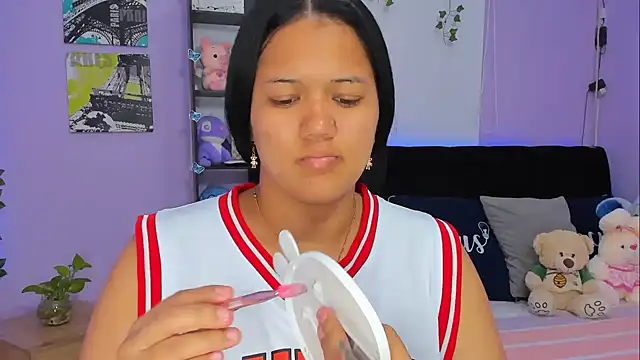 sara mendez2 online show from February 7, 2025, 11:24 pm