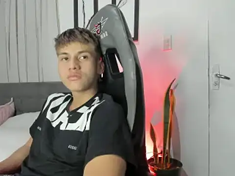 Snapshot of miguel_hz chatting on January 31, 2025, 11:35 pm miguel hz online show from January 31, 2025, 11:35 pm