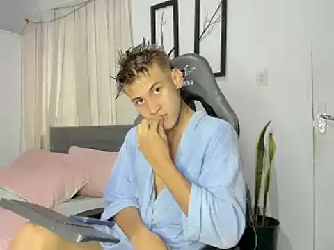 Snapshot of miguel_hz chatting on February 1, 2025, 10:13 pm miguel hz online show from February 1, 2025, 10:13 pm