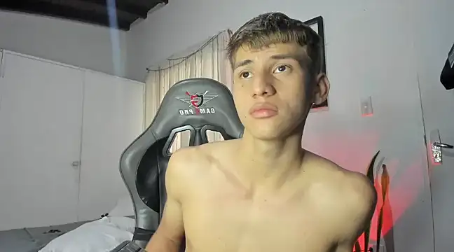 Snapshot of miguel_hz chatting on February 5, 2025, 6:37 pm miguel hz online show from February 5, 2025, 6:37 pm