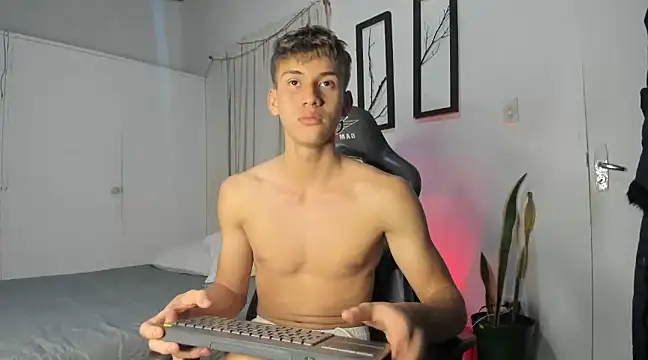 Snapshot of miguel_hz chatting on February 7, 2025, 12:42 am miguel hz online show from February 7, 2025, 12:42 am