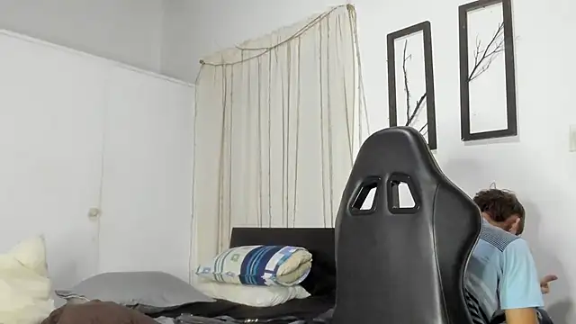 Snapshot of miguel_hz chatting on February 27, 2025, 11:26 pm miguel hz online show from February 27, 2025, 11:26 pm