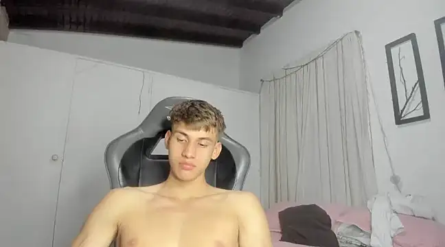 Snapshot of miguel_hz chatting on March 4, 2025, 7:54 pm miguel hz online show from March 4, 2025, 7:54 pm