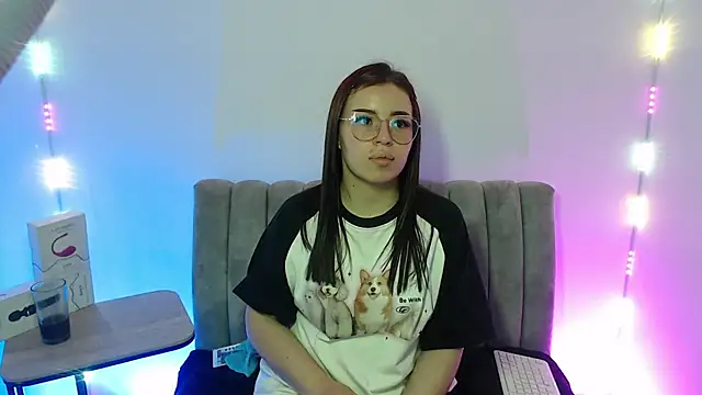 Snapshot of Marian_Ran chatting on November 28, 2025, 1:52 am Marian Ran online show from November 28, 2025, 1:52 am