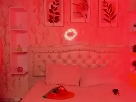 VICTORIA HOUSTON online show from December 15, 2024, 6:51 am