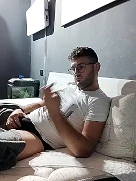 Snapshot of TheKing966 chatting on September 30, 2025, 10:37 pm TheKing966 online show from September 30, 2025, 10:37 pm