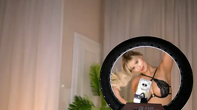 AdelineKing online show from September 10, 2025, 1:38 am