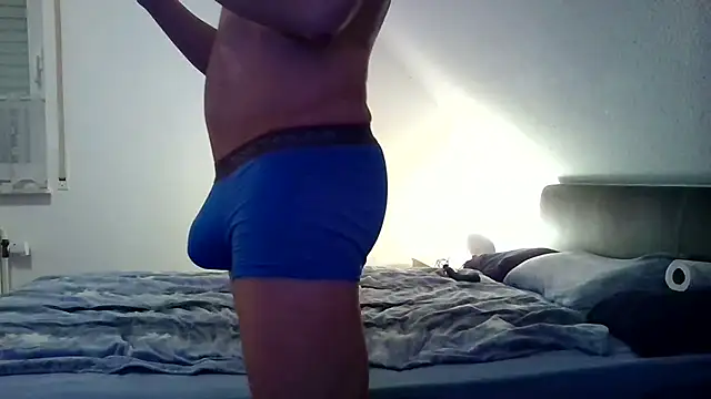 tom8912 online show from January 31, 2025, 11:13 pm