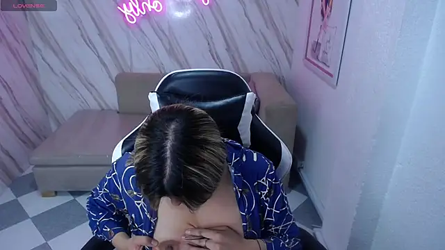 Snapshot of Valerie_b chatting on January 30, 2025, 6:13 am Valerie b online show from January 30, 2025, 6:13 am